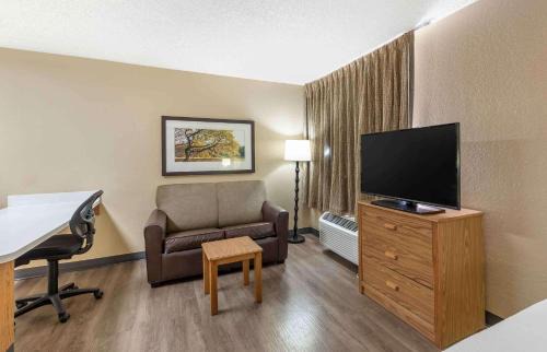 Warwick Hotel | Extended Stay America Select Suites - Providence - Airport