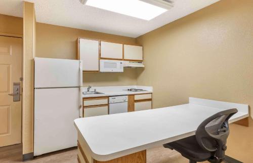 Warwick Hotel | Extended Stay America Select Suites - Providence - Airport