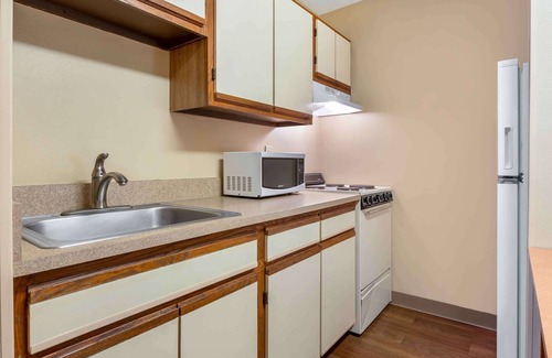 Indianapolis Hotel | Extended Stay America Select Suites Indianapolis N Carmel