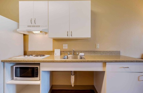 Elizabeth Hotel | Extended Stay America Suites Elizabeth Newark Airport