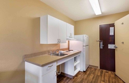 Brooklyn Hotel | Extended Stay America Suites Cleveland Brooklyn