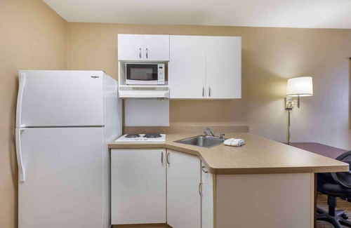 Brooklyn Hotel | Extended Stay America Suites Cleveland Brooklyn