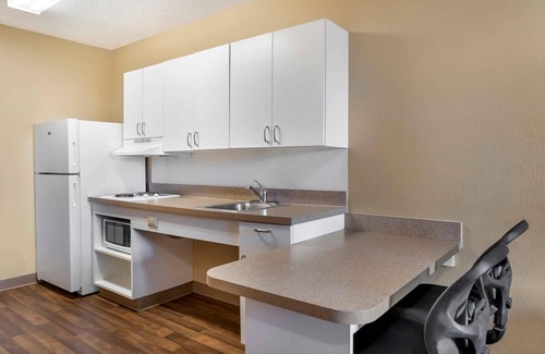 Holland Hotel | Extended Stay America Suites Toledo Holland