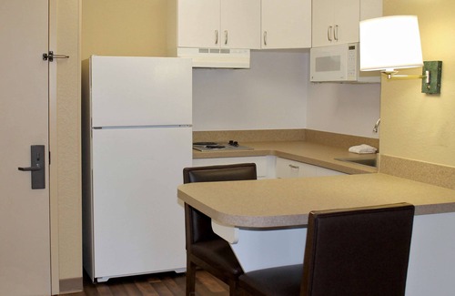 Overland Park Hotel | Extended Stay America Suites Kansas City Overland Pk Nall Av