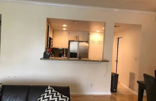 Playa Del Rey Condominio | Amplio condominio de playa del Rey en un complejo estilo complejo