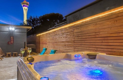 Beverly Green Casa | Extended Stay: DT Vegas Stunning Strip Views!