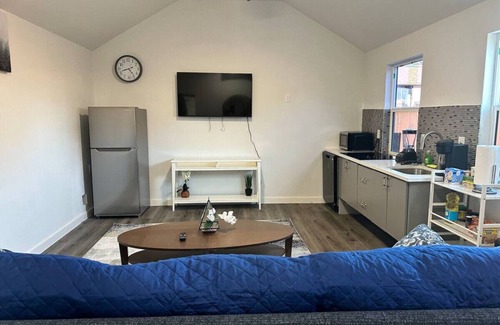 Plano Casa | Extended Stay: Guesthouse w/ Office & Pool View