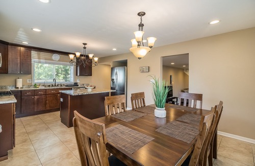 Lombard Casa | Extended Stay Lombard FHS Rental