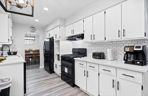 Lombard Casa | Extended Stay Lombard Rental - Central Ave
