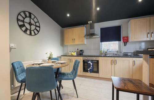 Doncaster Casa | Extended Stays Welcome| Sleeps 11 | FREE Parking