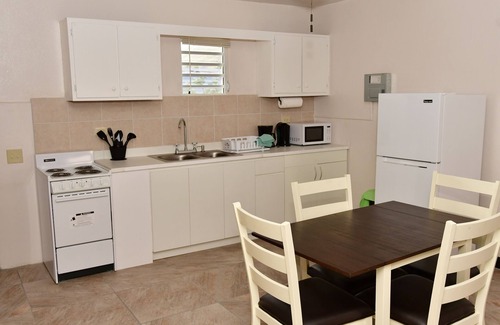 Estate Lindbergh Bay Apartamento | Extra large apartments for family or friends 1 min from the airport.