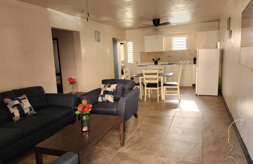 Estate Lindbergh Bay Apartamento | Extra large apartments for family or friends 1 min from the airport.