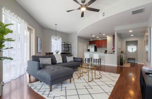 South Eola Apartamento | Extra Large 1 Bdrm Condo & Gym