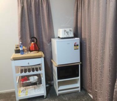 Hamilton Casa | Extra Large Room With Cozy Sofa & Tv