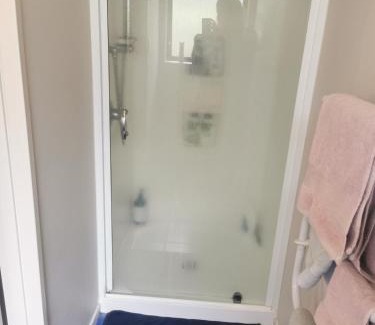 Hamilton Casa | Extra Large Room With Cozy Sofa & Tv