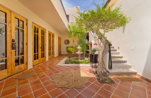 Nopolo Casa | Extraordinary 3bedrooms home with private pool 2.5 Baths- 2 Bikes Available By Casago