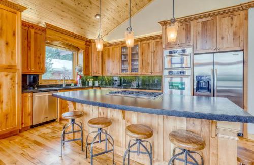 Truckee Casa | Extraordinary Tahoe-Donner Modern Mountain Home