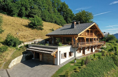 Cordon Chalet De Esquí | Extraordinary view of Mont Blanc-Spa in a peaceful setting