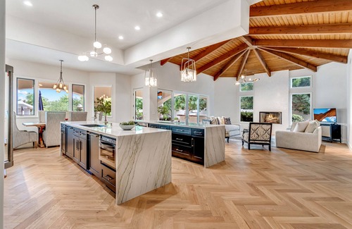 South Scottsdale Villa | ♥Extravagant Family Getaway♥Ace Old Town Loc♥SwimUp Bar♥PickleBall♥Golf♥Spa♥BBQ♥