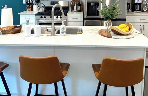Herriman Casa | EXTRAVAGANT Home Away From Home
