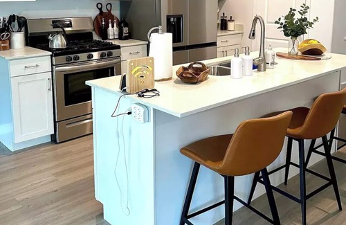 Herriman Casa | EXTRAVAGANT Home Away From Home