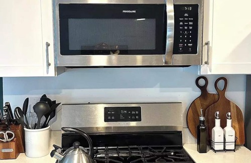 Herriman Casa | EXTRAVAGANT Home Away From Home