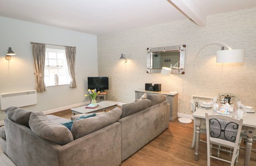 Beeley Cabaña | EYAM, family friendly, character holiday cottage in Two Dales