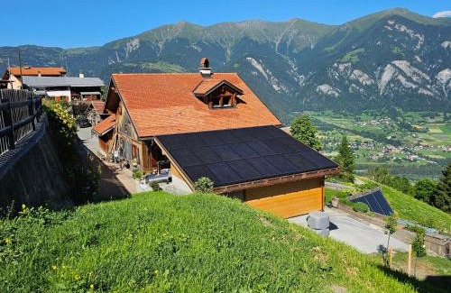 Cazis Apartamento | Försterhaus Dalin Ferienwohnung Schweizer Alpen