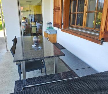 Cazis Apartamento | Försterhaus Dalin Ferienwohnung Schweizer Alpen