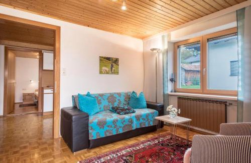 Grossdorf Apartamento | Försterhaus Wohnung Obergeschoss