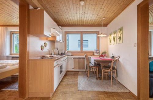 Grossdorf Apartamento | Försterhaus Wohnung Obergeschoss