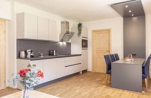 Eisenerz Apartamento | für 6 P. mit IR-Sauna & Sprudelwanne by Interhome
