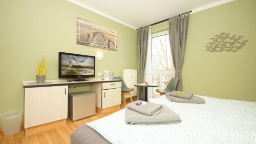 Lobbe Hotel | F-1010 Strandhaus Mönchgut Bed&Breakfast DZ 37 strandnah, inkl Frühstück