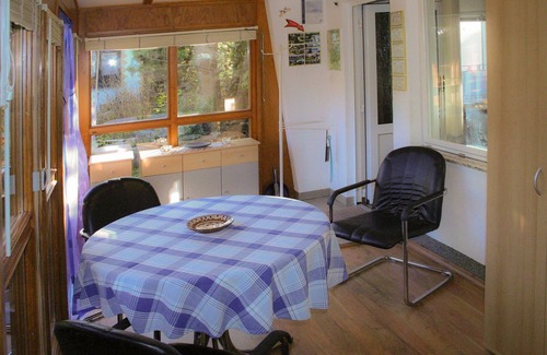 Klein Koris Casa | F *** - bungalow en un hermoso paisaje de bosque y lago a 35 km al sur de Berlín