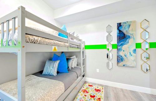 North Hollywood Apartamento | F- Poppin NoHo Pad- HotTub, 2-Units, 15m U-Studios