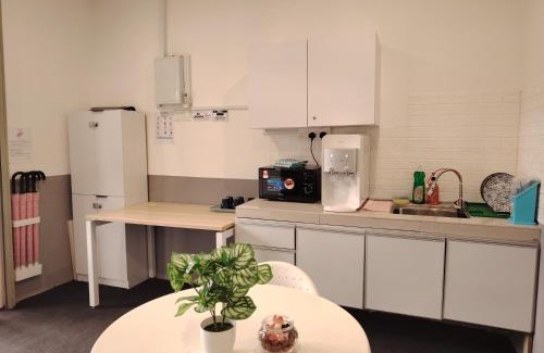 Taman Desa Tebrau Casa | F02 CoLiving Tebrau City 6min walk to AEON & Toppen & Ikea