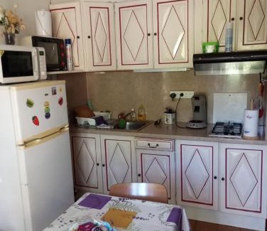 Reynes Apartamento | F1 chambre et cuisine