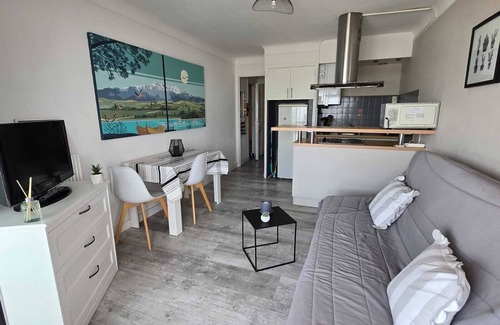 La Jetee Apartamento | F2 VISTA HERMOSA PUERTO Y EL MAR, 20 METROS DE PLAYA