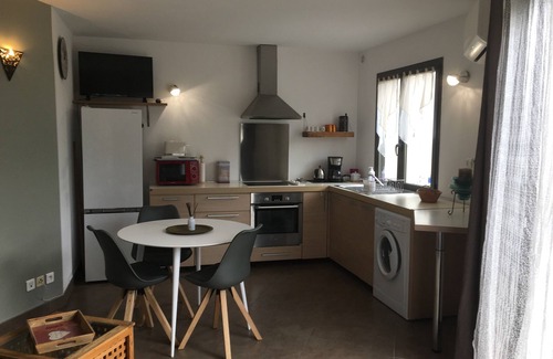 Bastelicaccia Apartamento | F2 confortable villa en planta baja, cerca del mar. Ideal para parejas