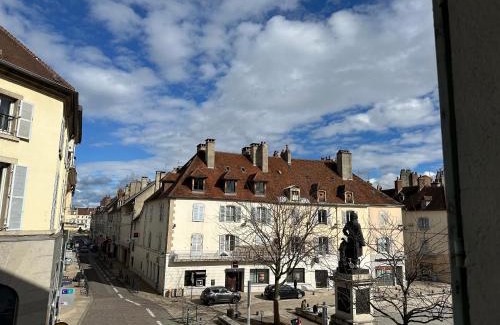 Lons-le-Saunier Apartamento | F2 hyper centre ville Lons