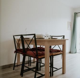 Saint-Genest-Lerpt Apartamento | F2 spacieux et lumineux avec cuisine équipée