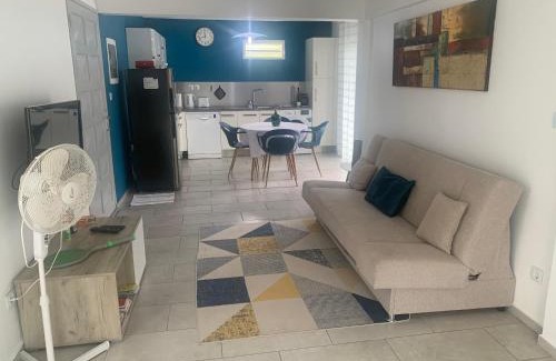 Le Lamentin Apartamento | F3 dans maison individuelle avec jardin arboré