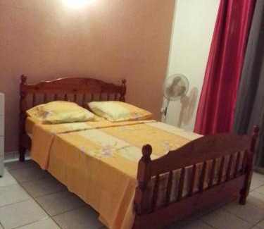 Mahaut Apartamento | F3 Meublé de Charme dans un écrin naturel en bas de Villa
