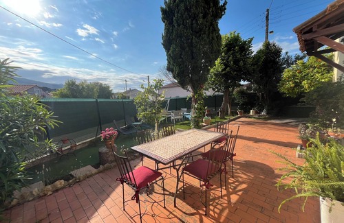 Toulon Apartamento | F4 ground floor with private garden, free parking, air conditioning, wifi, quiet, sea at 15 min !
