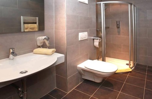 Maria Alm am Steinernen Meer Casa | Habitación familiar con ducha, WC - Hotel Bachschmied KG