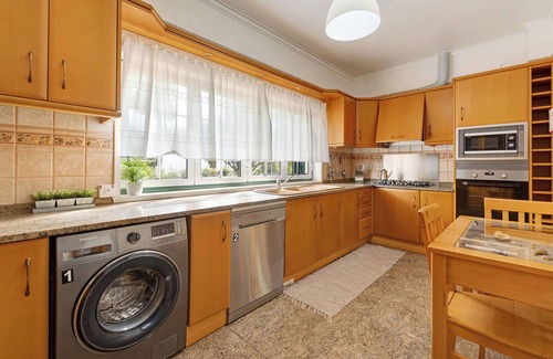 Charneca de Caparica e Sobreda Villa | Villa Aroeira Golf para familias con piscina, jardín, aire acondicionado y Wi-Fi