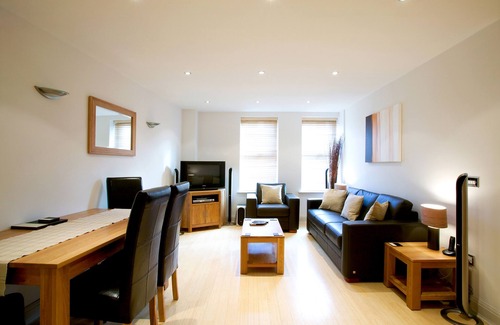 Newbury Apartamento | Fab 2 habitaciones 2 baños apt w / parking Pelican Hse Newbury