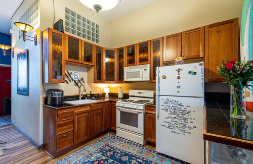 Curtis Park Casa | Fab & Fancy Free in Downtown Denver: 5 Points, Curtis Park, RiNo