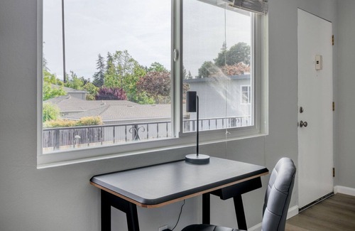Old Mountain View Apartamento | Fab Mountain View 1BR w/ Pool, nr Dining & Nightlife, by Blueground