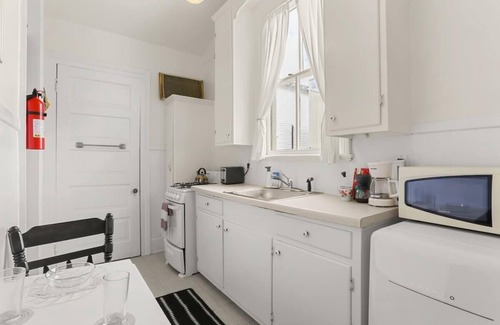Esplanade Ridge Apartamento | Fab Studio | Bayou St. John | Tree-Lined Street